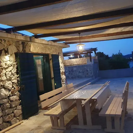 Holiday home Robinzon Tisno