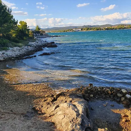 Robinzon Holiday home Tisno